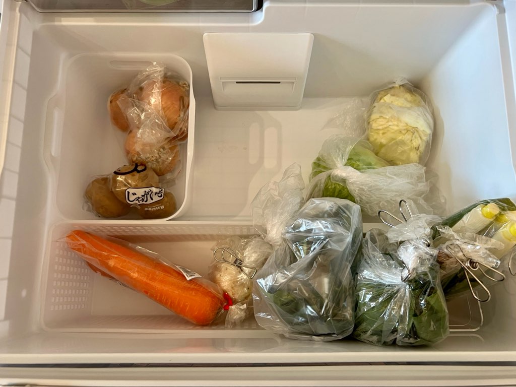 冷蔵庫野菜室収納｜週末まとめ買い派もキレイが続く！冷蔵庫の収納のコツ