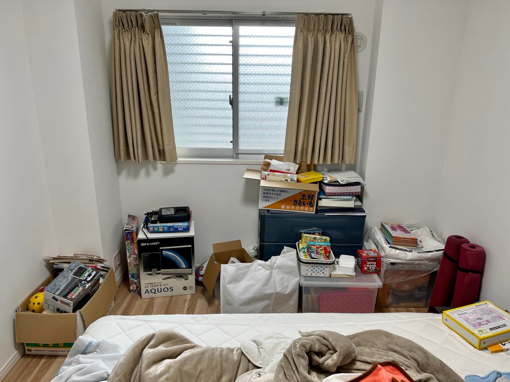 横浜 整理収納アドバイザー「もう物に埋もれて寝たくない！」寝室の片付けビフォーアフター